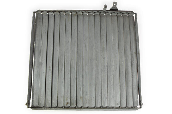 Kühler-Jalousie Wolga M21. Nagelneu.