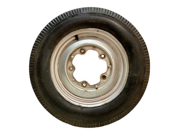 Rad mit Reifen / Felge original Moskwitsch 401. 5,25x16