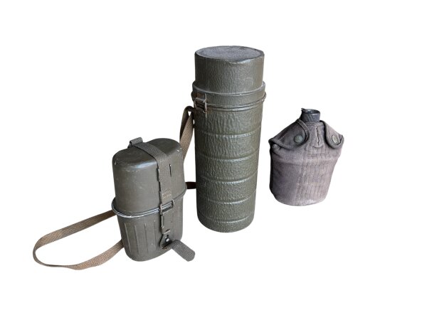 Feldflaschen Satz mit Halter und Gurt Depotware