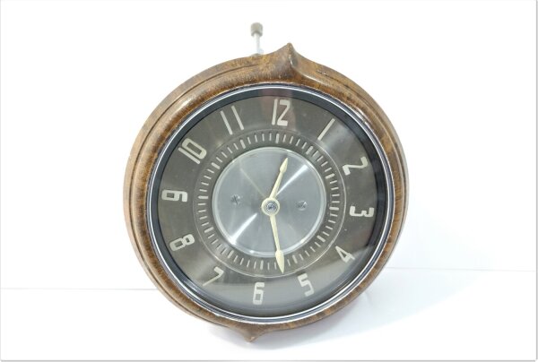 Uhr ZIM, GAZ12.