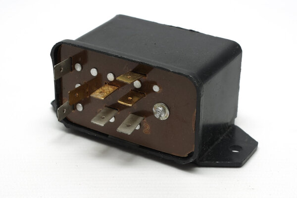 Lichtrelais PC-711 Wolga GAZ24.