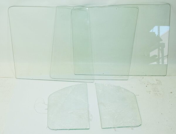 Satz Türscheiben Glas Wolga M21 Neu.